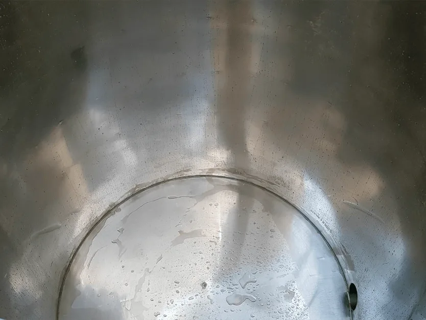 Mešalna posoda po pranju — primer C.E.B.